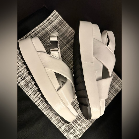 J/SLIDES Sevy Platform Sandals NWOT - Picture 7 of 11